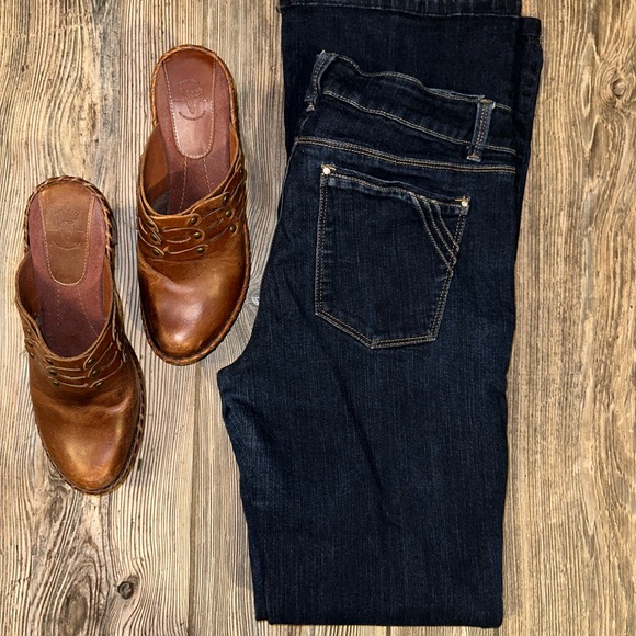 White House Black Market Dark Wash Skinny Flare Jean - Picture 15 of 16